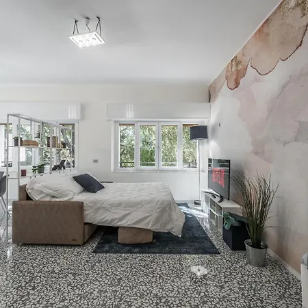 Altalena Sulla Piazza, Un Affaccio D'eccezione Μόντενα