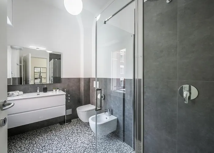 Altalena Sulla Piazza, Un Affaccio D'eccezione * Modena