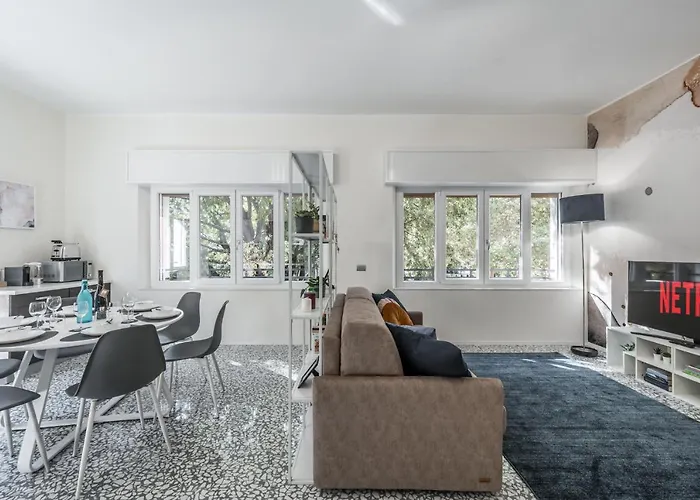 Altalena Sulla Piazza, Un Affaccio D'eccezione Apartamento