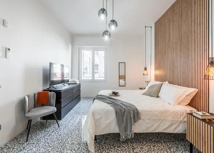 Altalena Sulla Piazza, Un Affaccio D'eccezione *