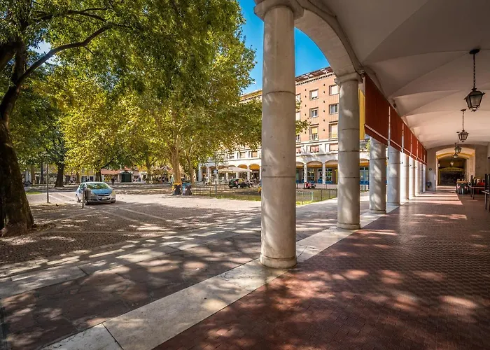 Altalena Sulla Piazza, Un Affaccio D'eccezione Apartamento *