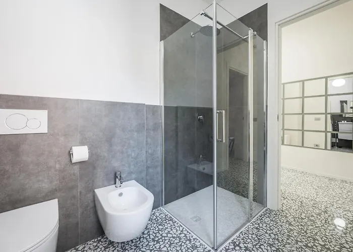 Altalena Sulla Piazza, Un Affaccio D'eccezione * Modena