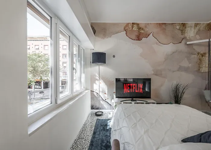 Altalena Sulla Piazza, Un Affaccio D'eccezione Modena