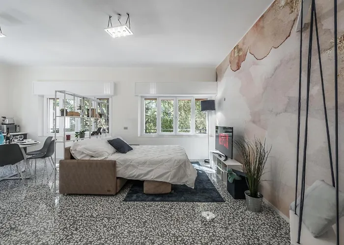 Altalena Sulla Piazza, Un Affaccio D'eccezione Modena